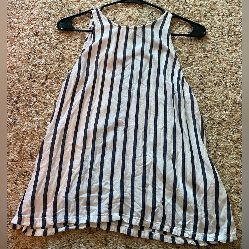 old navy shirt